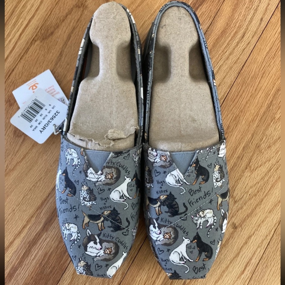 New Grey Cat & Dog Print Bobs by Skechers Size 9